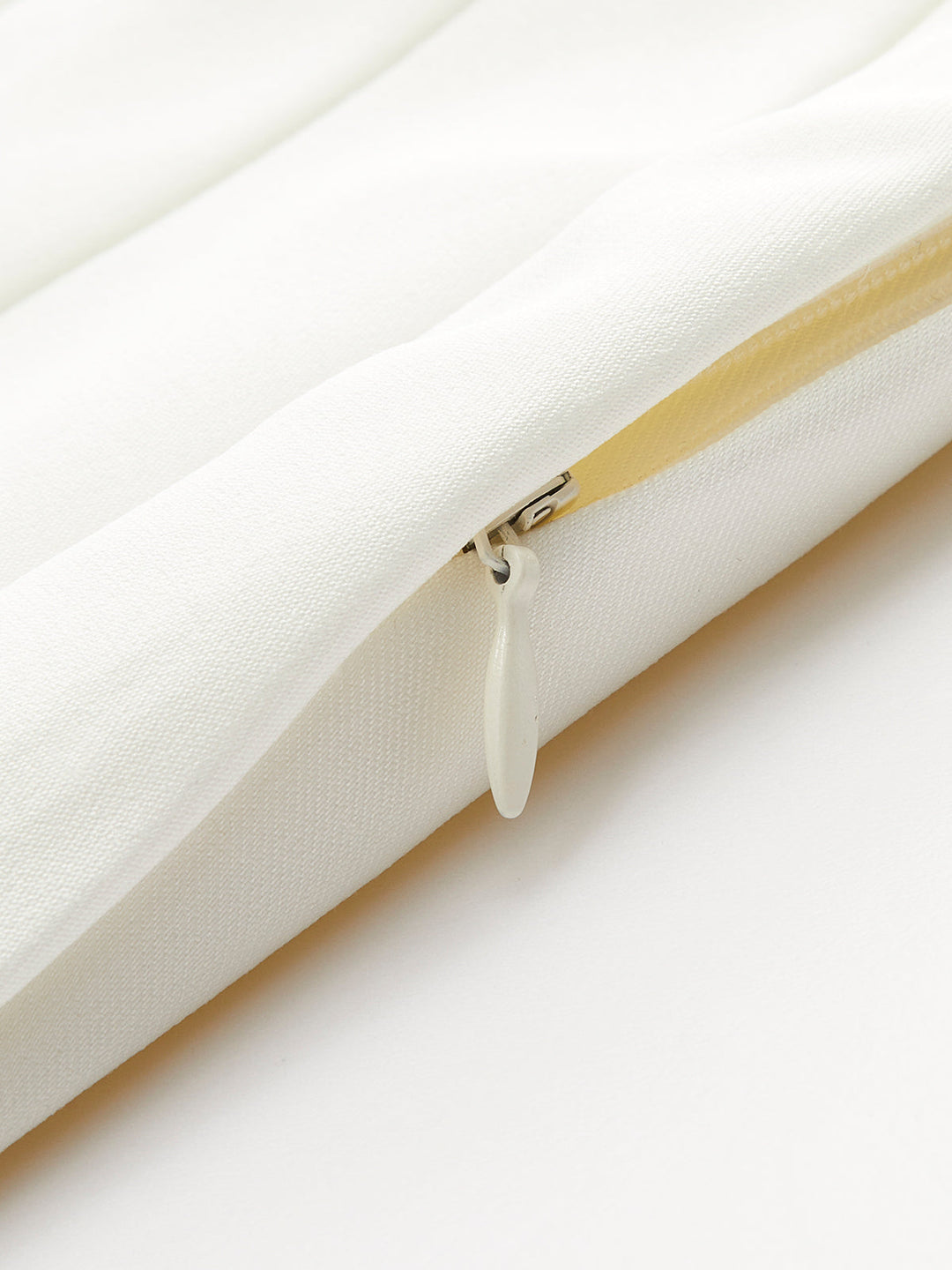 Şık Pileli Orta Bel Etek ile Rahat Tarz