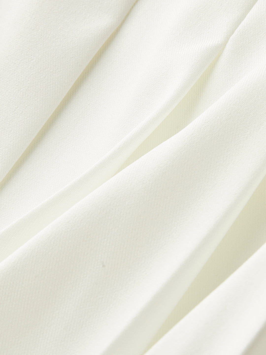 Şık Pileli Orta Bel Etek ile Rahat Tarz