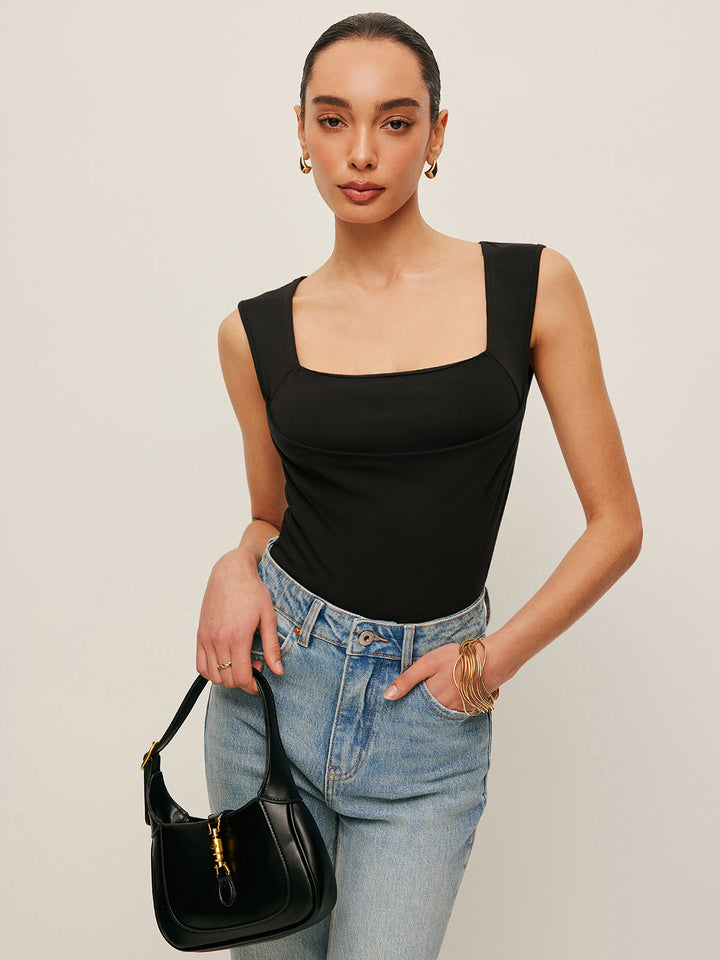 Şık Kare Yaka Vücuda Oturan Atlet ile Zahmetsiz Şıklık