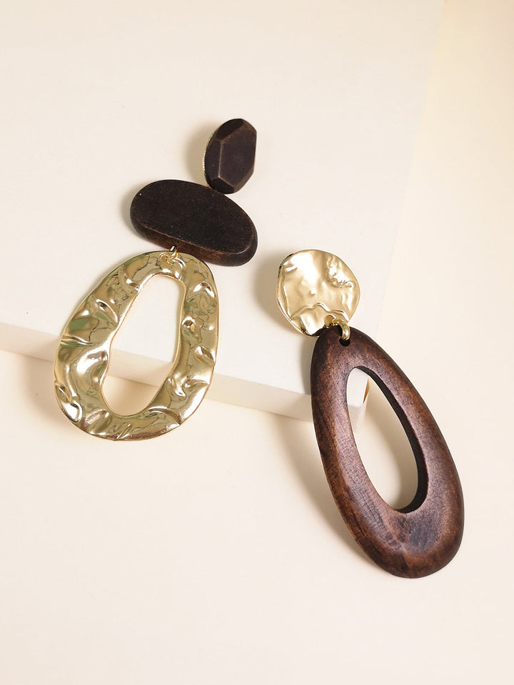 Şık Asimetrik Ahşap ve Metal Damla Küpe