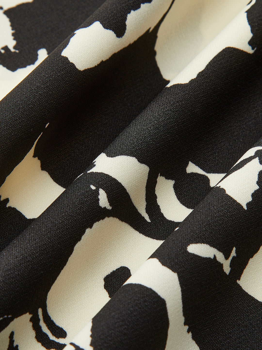 Şık A Kesim Etek ile Dikkat Çekici Soyut Çiçek Deseni