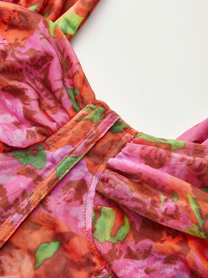 Елегантна блуза с корсет и флорални мотиви от дантела