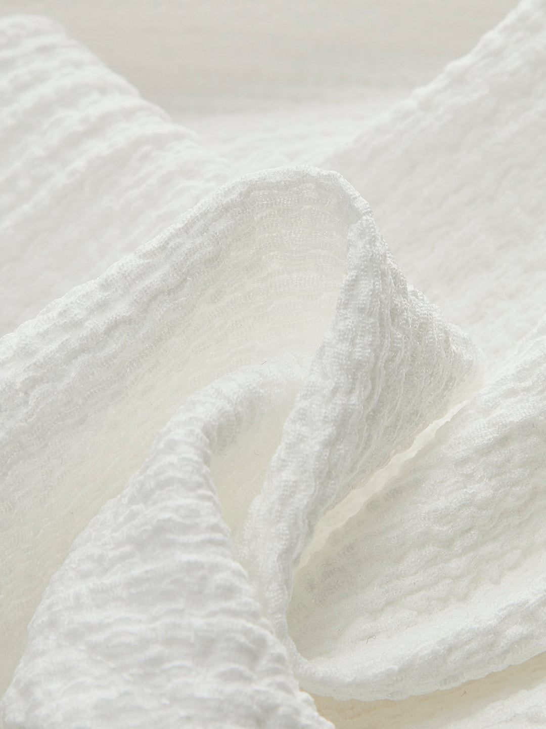 Şık V Yaka Top, Toplanmış Bel ve Şık Fiyonk Aksan ile