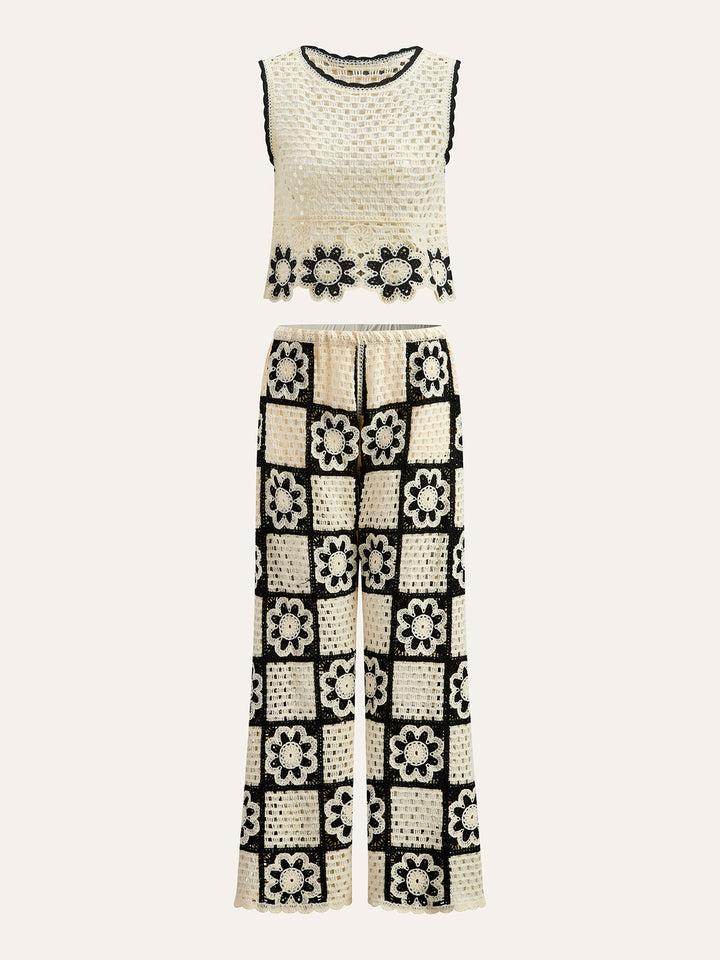 Güzelce Örülmüş Çiçek Desenli Üst ve Pantolon Takımı