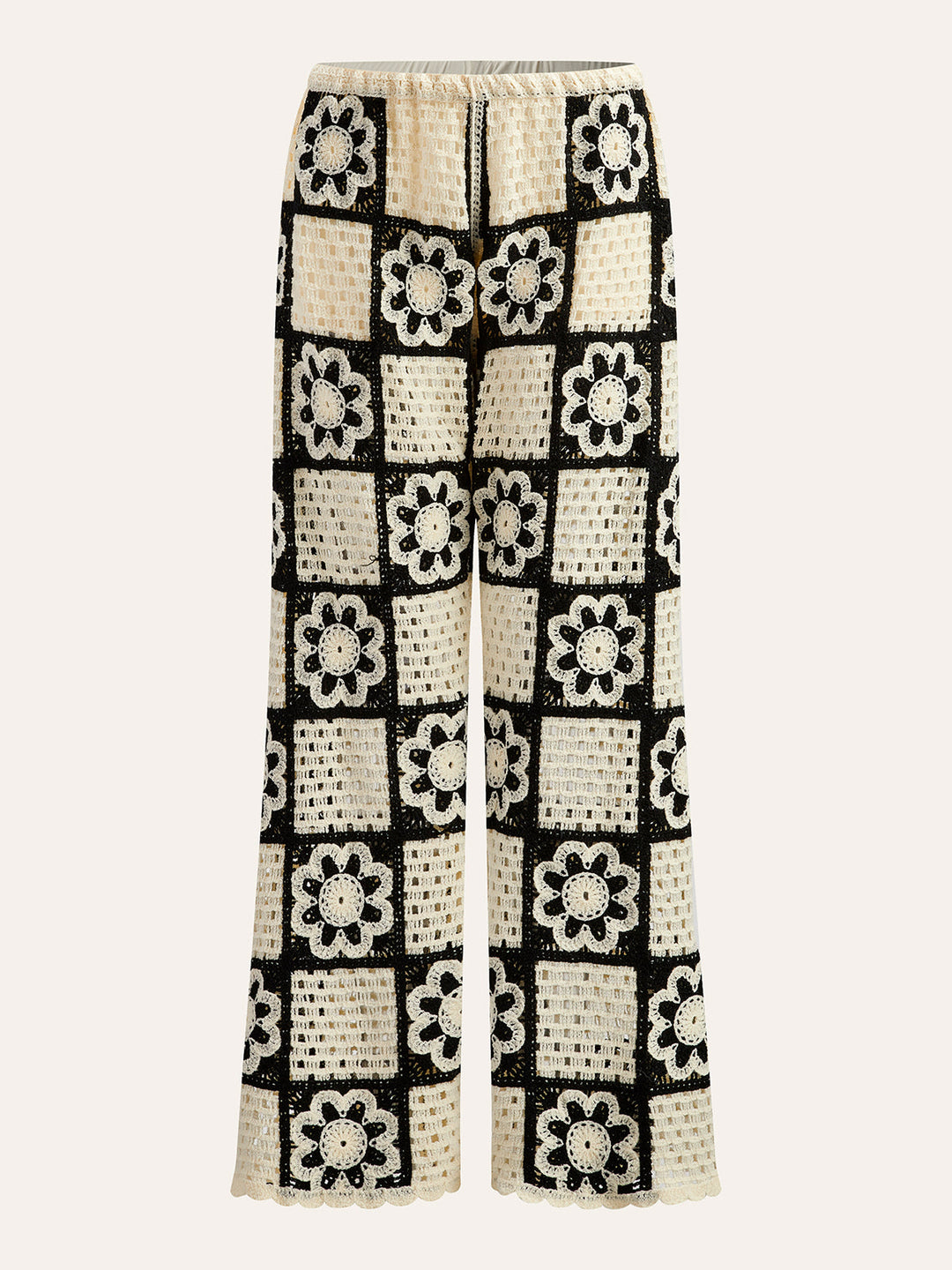 Güzelce Örülmüş Çiçek Desenli Üst ve Pantolon Takımı