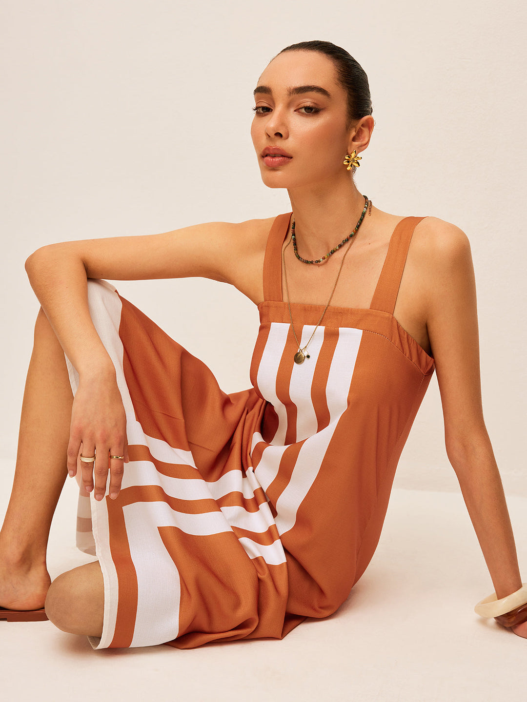 Şık Renk Bloklu Kare Yaka Elbise ile Zahmetsiz Stil