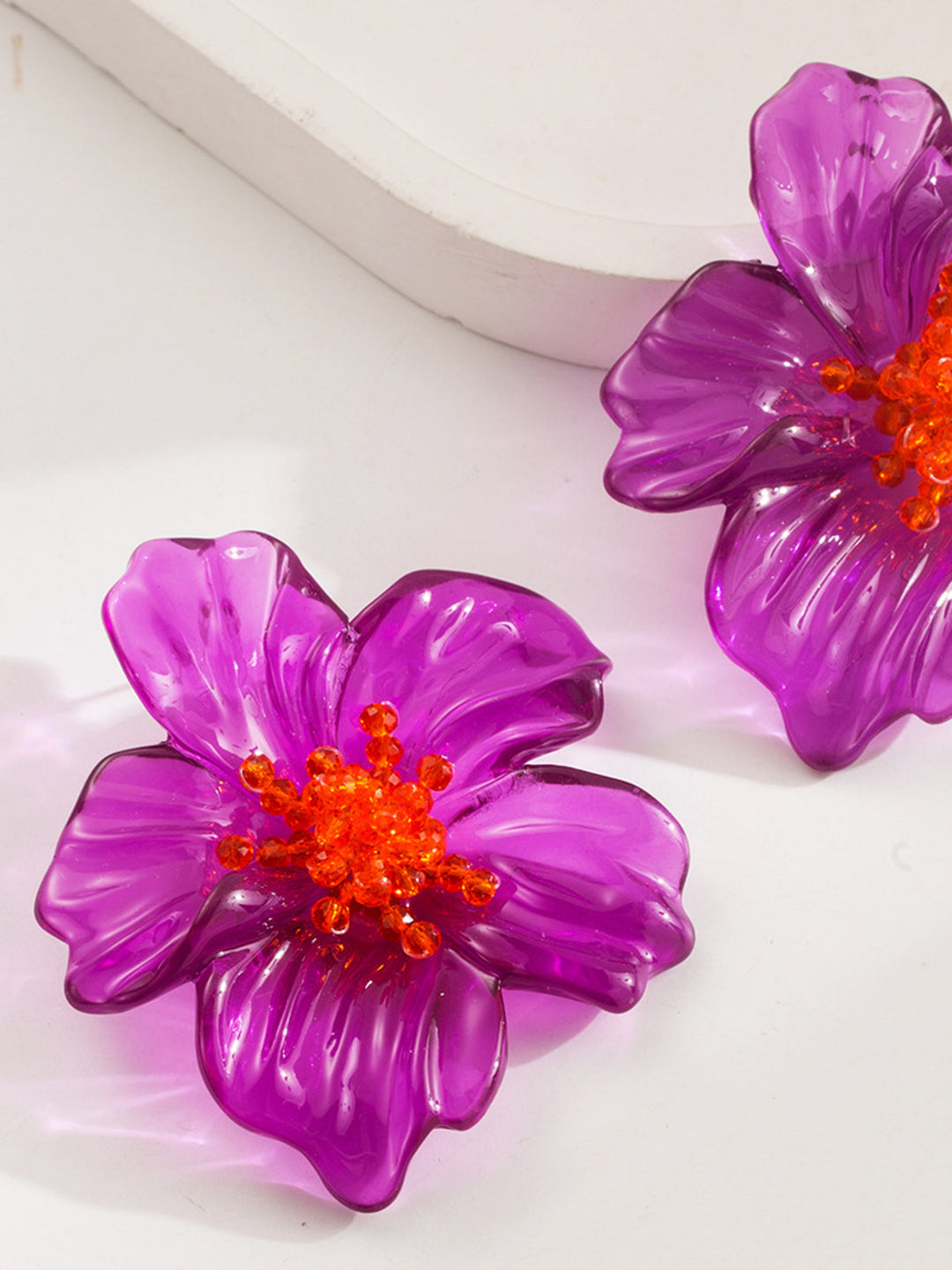 Çiçek Desenli Reçineli Küpeler