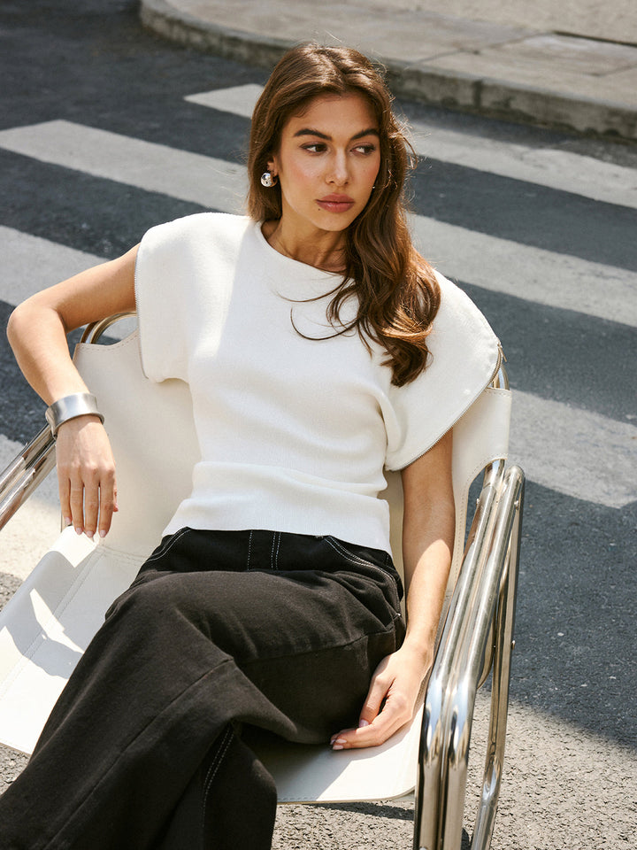 Стилна плетена тениска с къс ръкав и оребрена принтировка