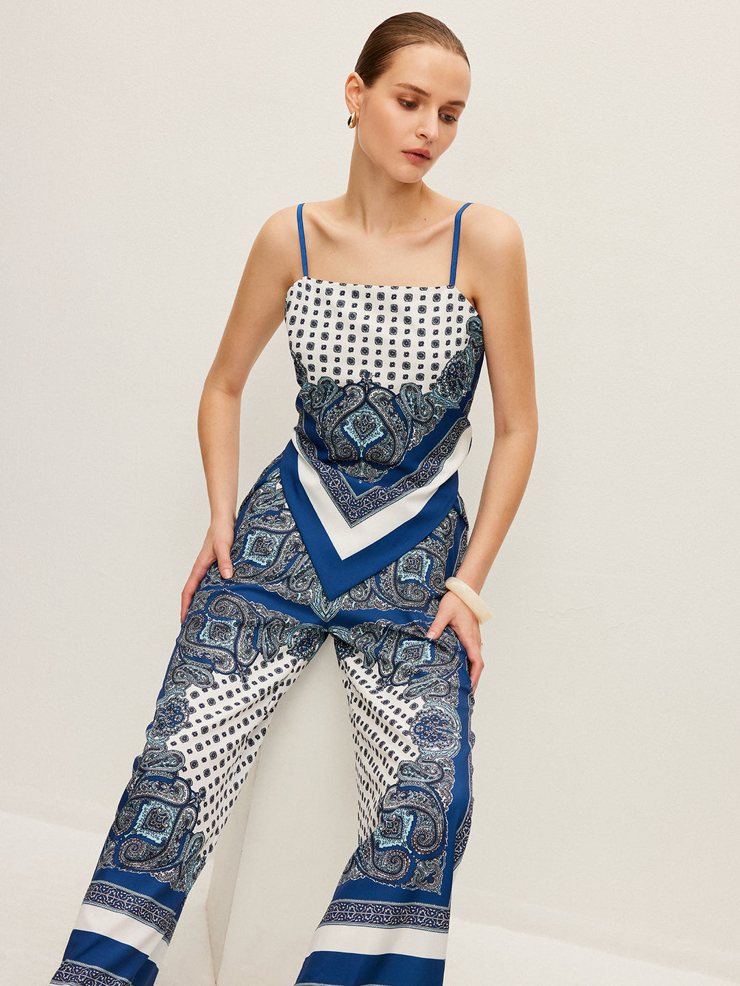 Şık Arka Bağlama Baskılı Pantolon Takımı