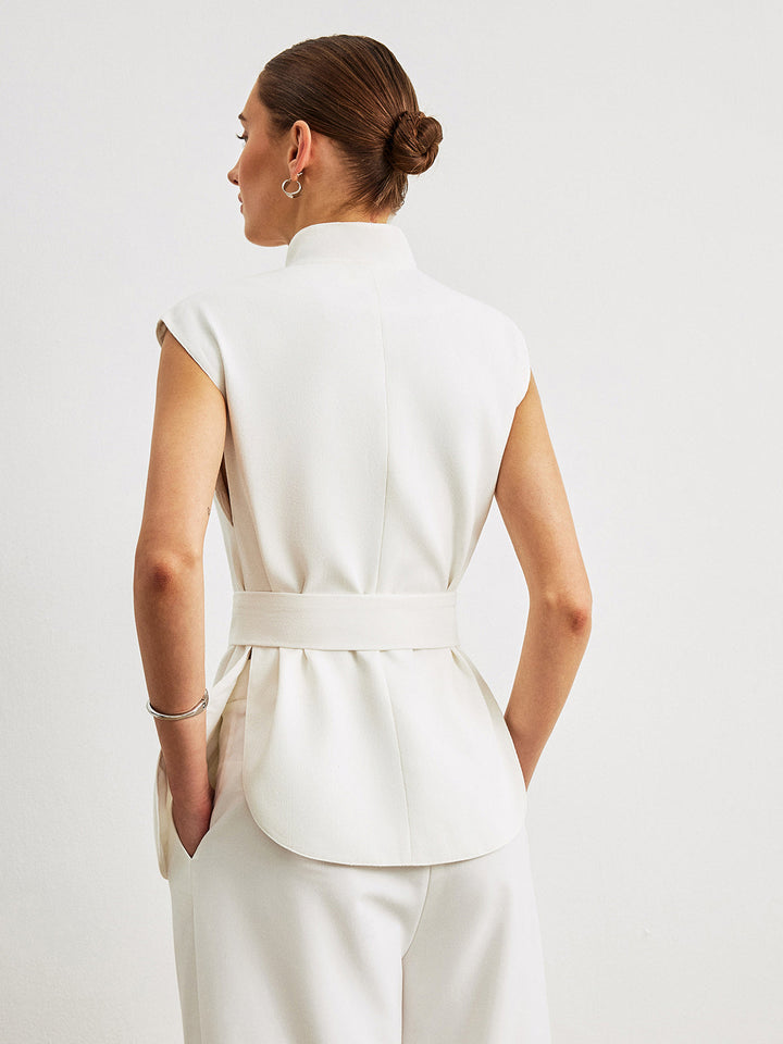 Şık Kemerli Peplum Üst ile Zahmetsiz Zarafet