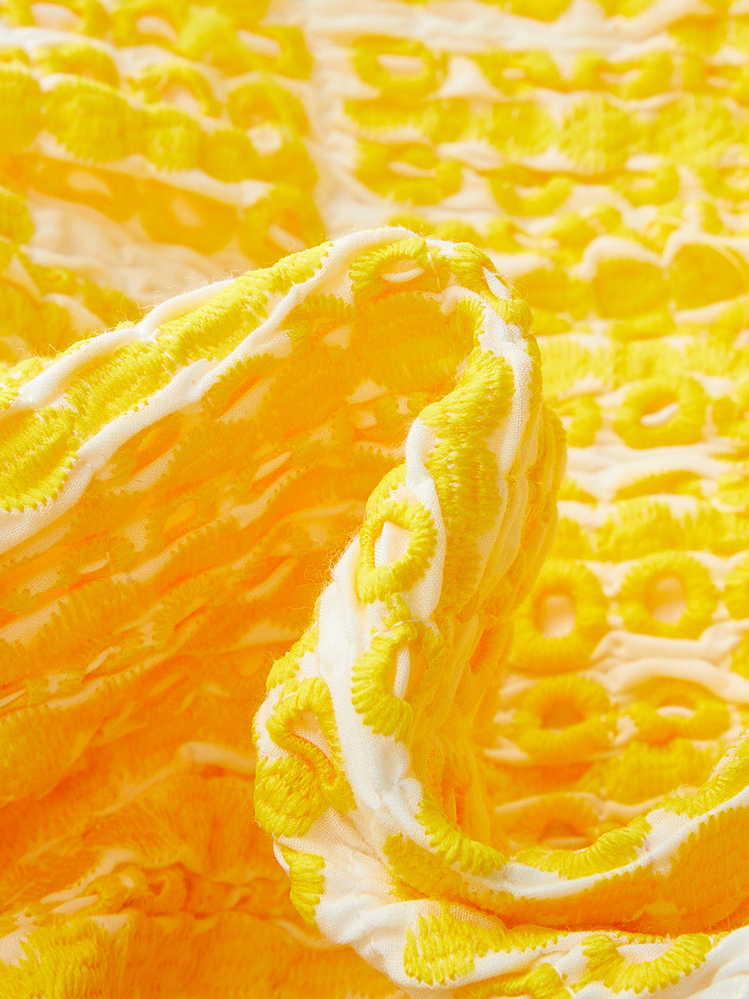 Şirin Nakışlı Etek Ucu Olan Pamuklu Askısız Elbise