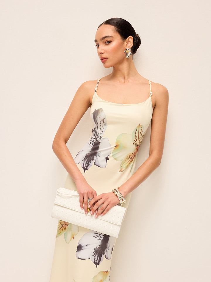 Sırtı Açık Düğmeli Çiçek Desenli Elbise