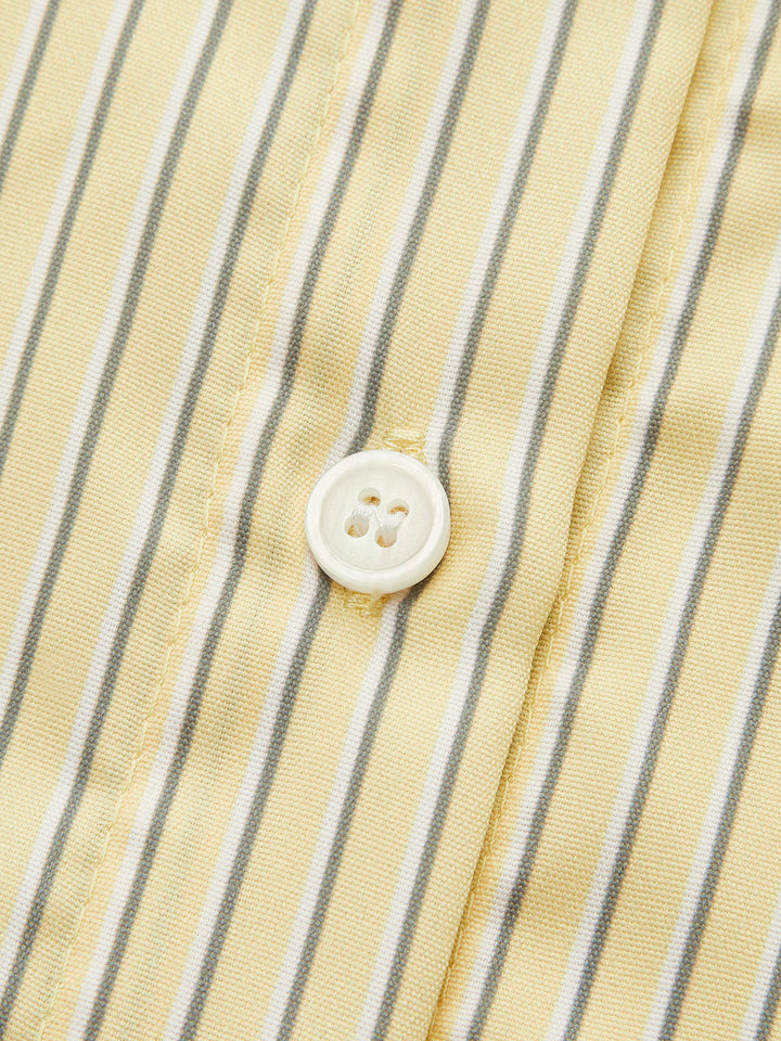 Şık cepli çizgili gömlek