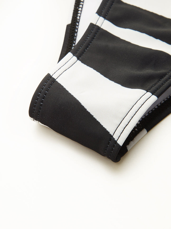 Renkli Üçgen Desenli Çizgili Bikini Takımı