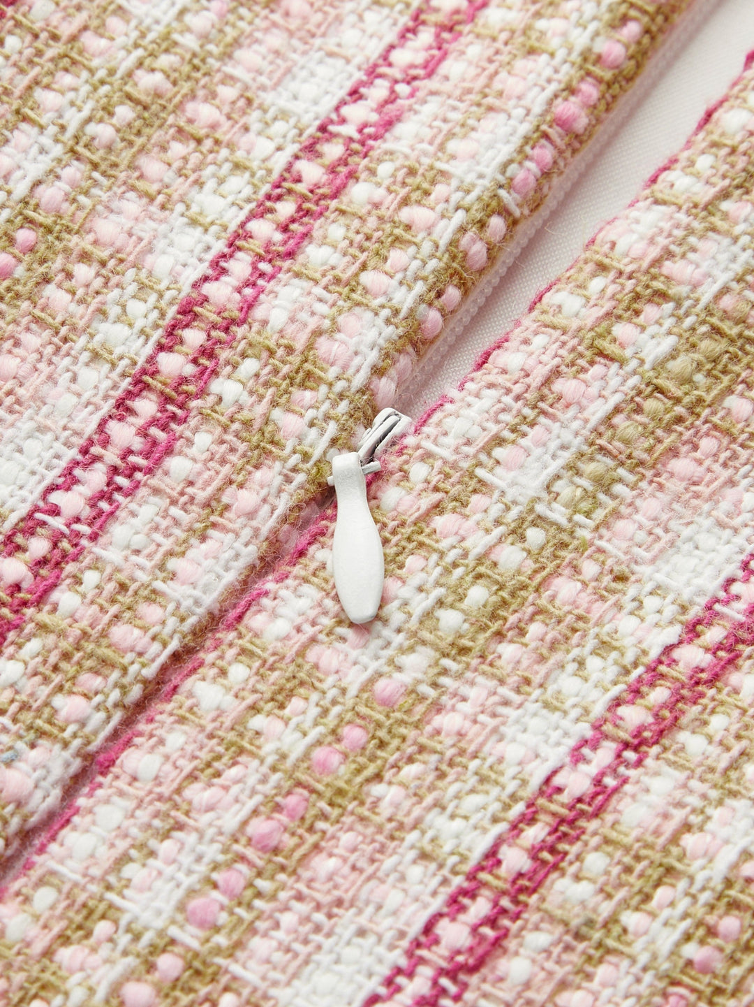 Yay Göğüslü Panel Detaylı Mini Elbise