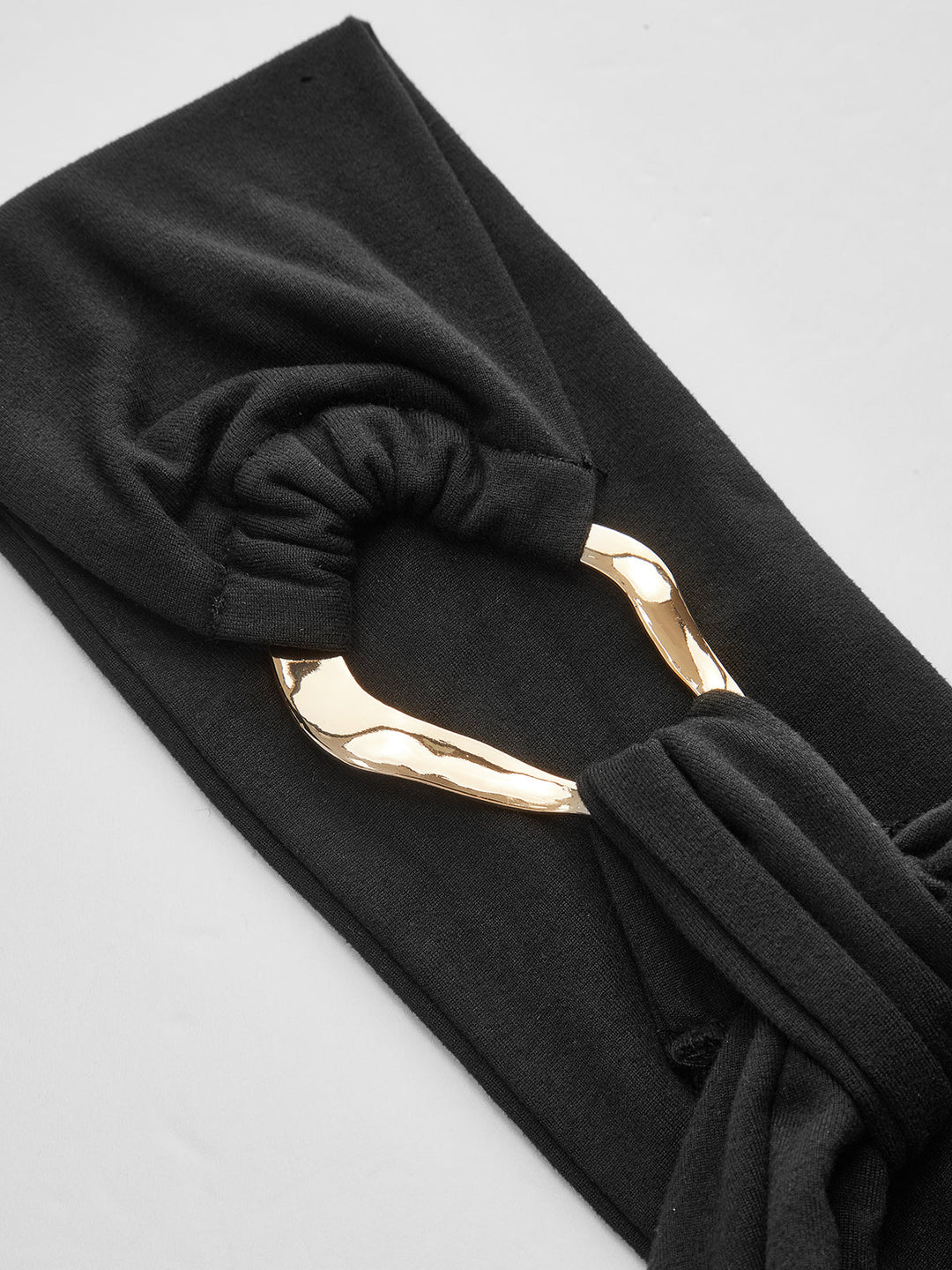 Asimetrik Askı Metal Yüzük Detaylı Bluz