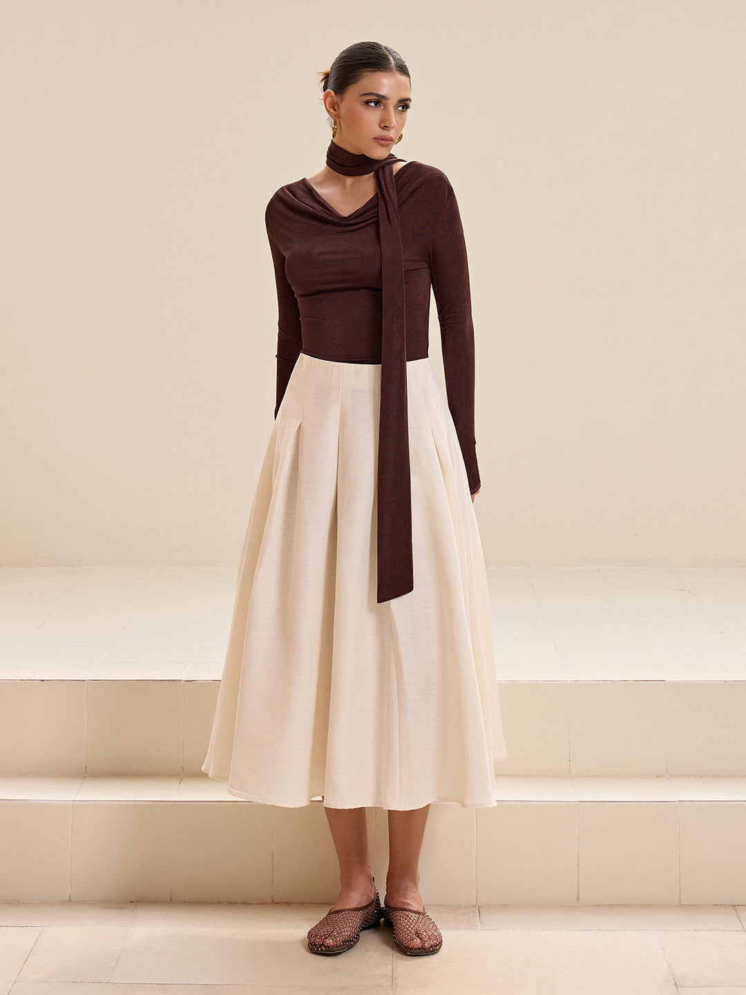 Asimetrik Boyun Fiyonk Detaylı Uzun Kollu T-shirt