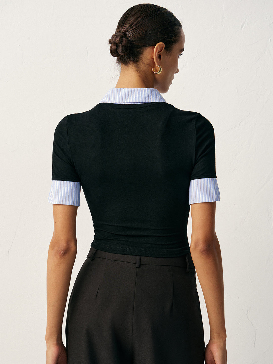 2'li Panel Yaka ve Manşetleriyle Oturtmalı Tişört