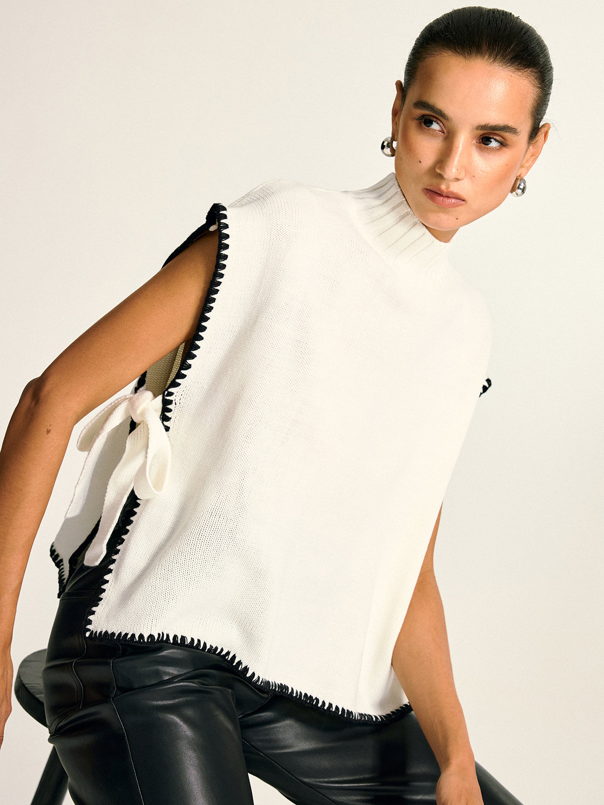 Contrast Trim Side Bow Knit Vest — Svelte Chic