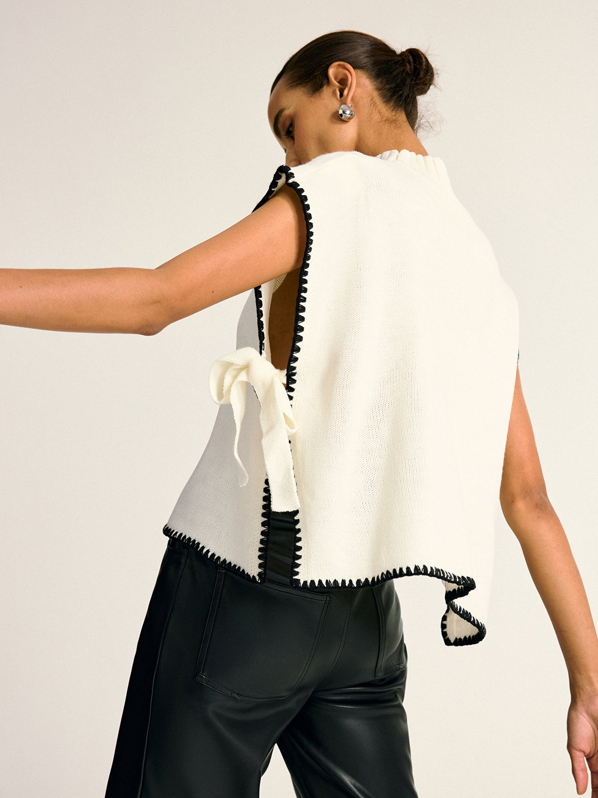 Contrast Trim Side Bow Knit Vest — Svelte Chic