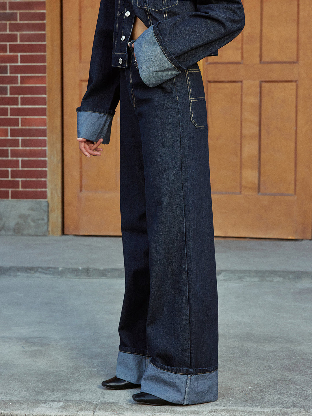 Yüksek Bel Paça Katlamalı Bol Paça Kot Pantolon