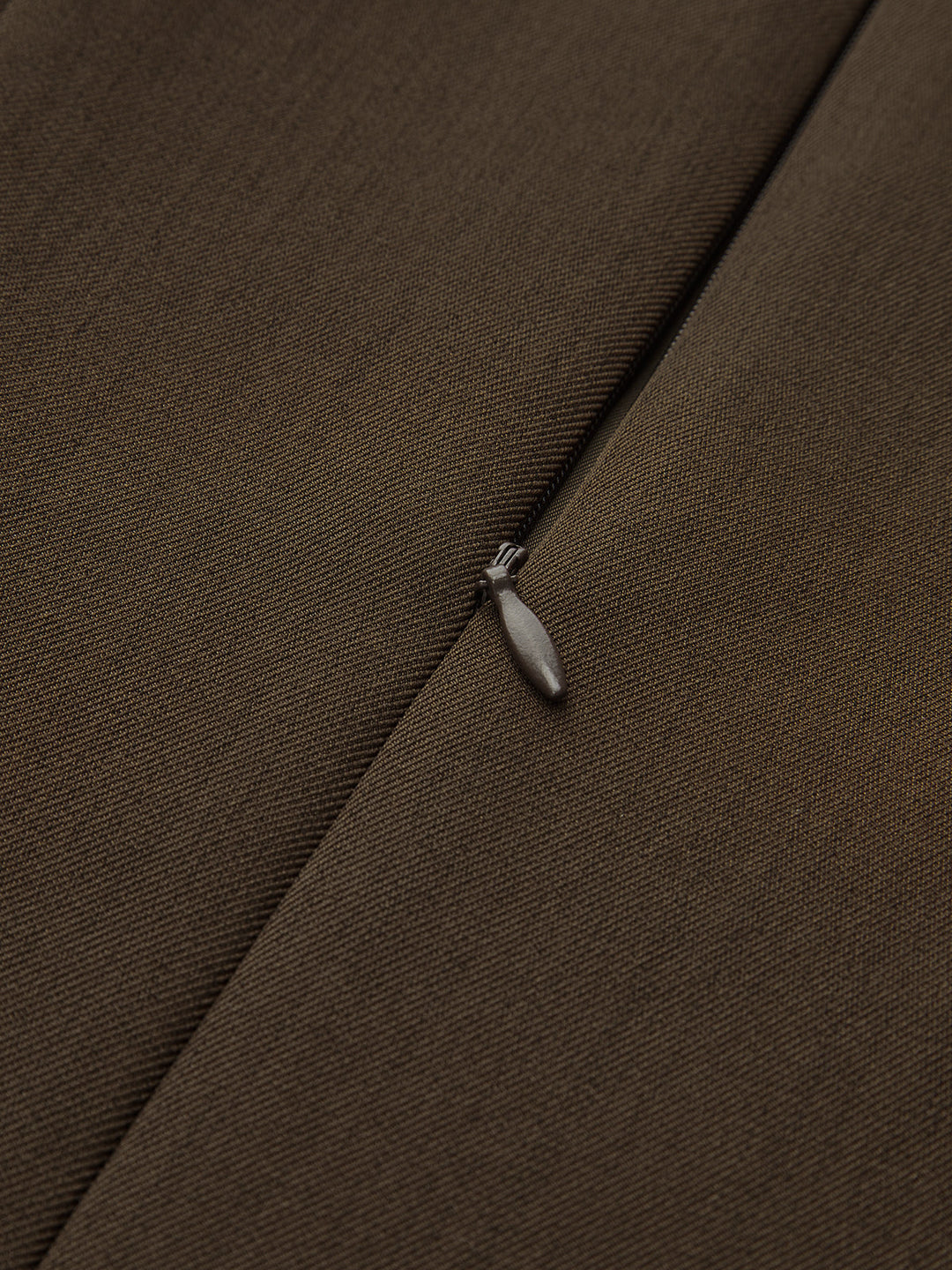 Düğmeli Uzun Kollu Midi Elbise