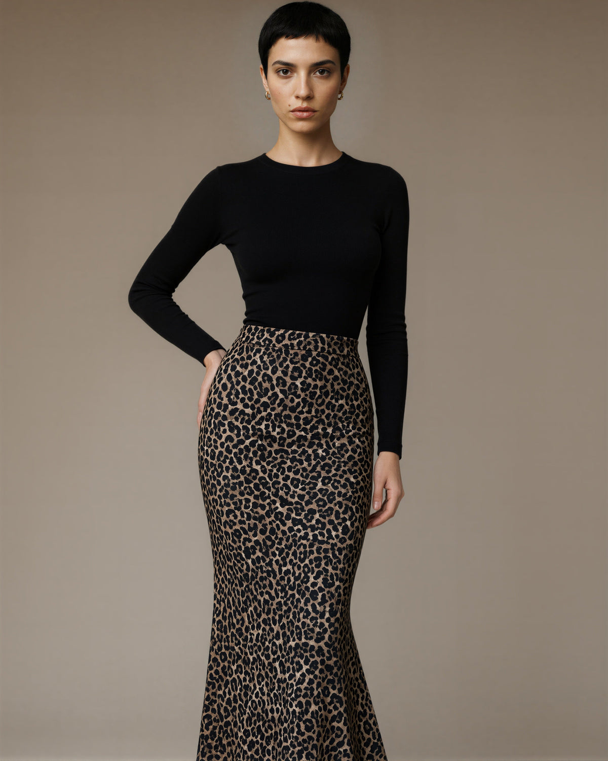 Fiamma Leopard Print Fishtail Maxi Skirt, leopard, front, hands on the waist